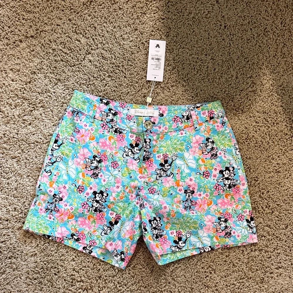 Lilly Pulitzer Hearts Disney 5" Callahan Mid Rise Short - Picture 3 of 4